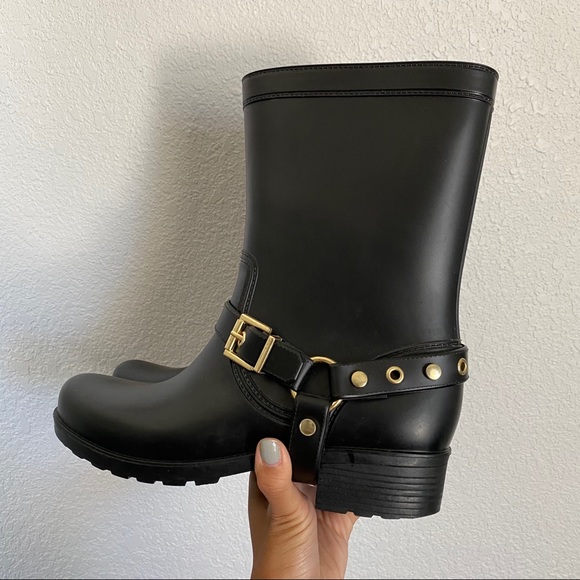 Cute black boots - Picture 2 of 10